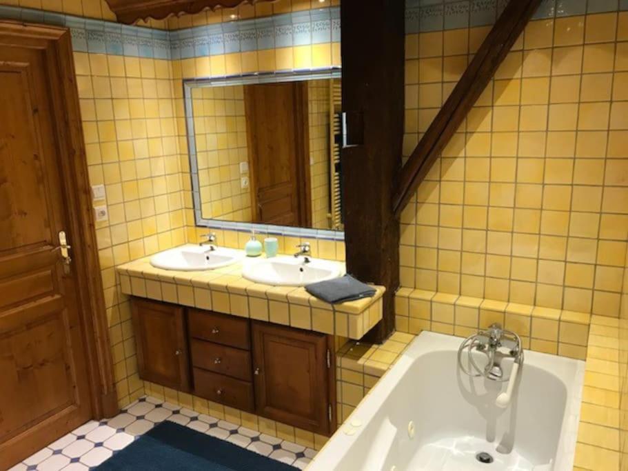 Ferme De Chenezeau - 15 Personnes , 7 Chambres Gérardmer Esterno foto