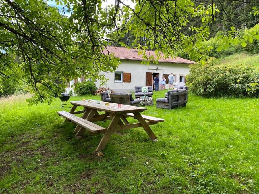 Ferme De Chenezeau - 15 Personnes , 7 Chambres Gérardmer Esterno foto